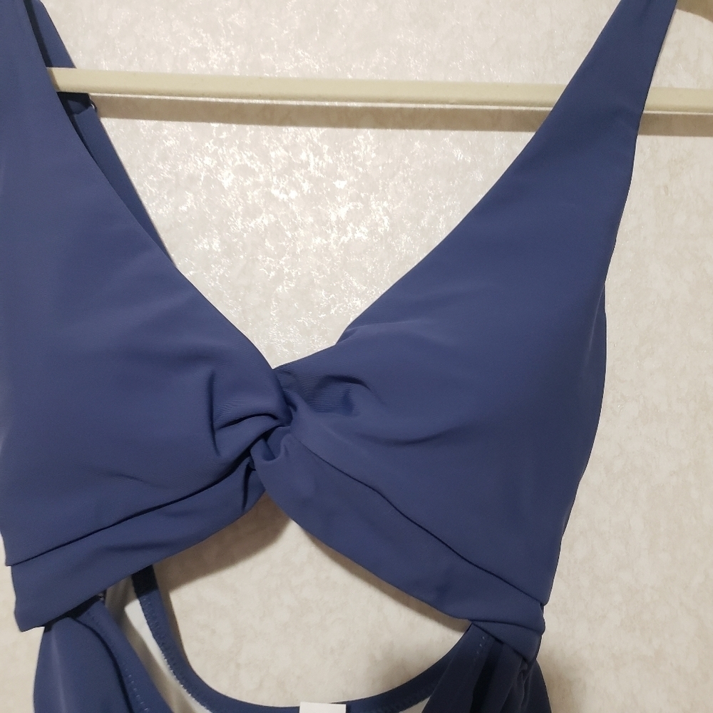 CHARMO..Blue One Piece Swimsuit with Cutout and V-Neck..size:S - Picture 5 of 12